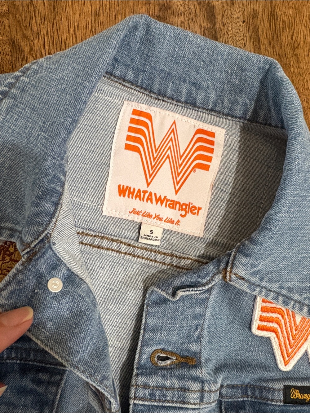 Wrangler x Whataburger Patch Denim Jean Cut Off Vest Size S NWT - Picture 2 of 7